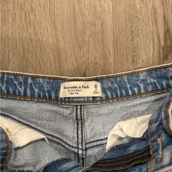 Abercrombie High Rise Dad Shorts - Picture 2 of 3